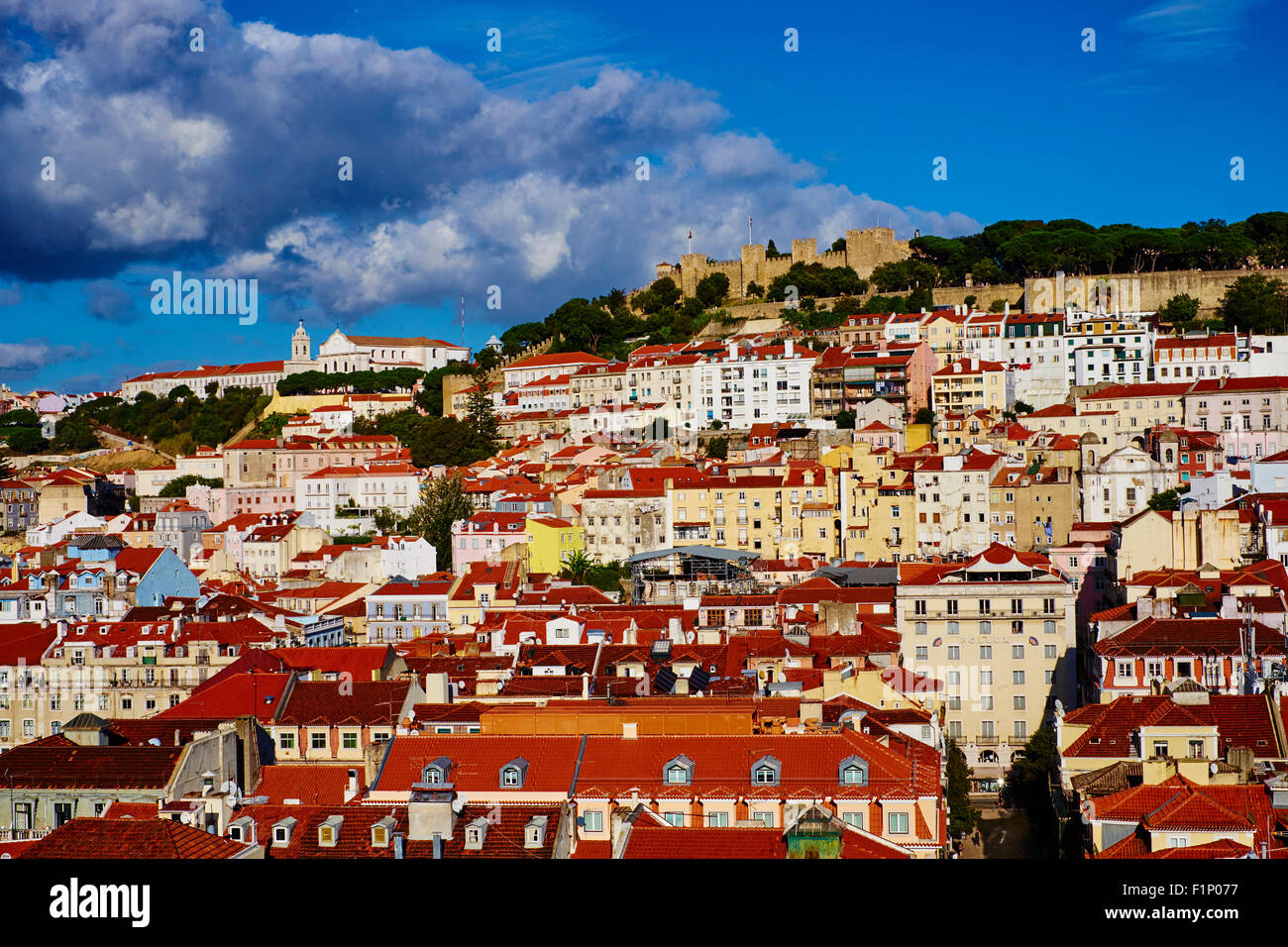Portugal, Lisbonne, ville et Castelo Sao Jorge ou château Saint Georges Banque D'Images
