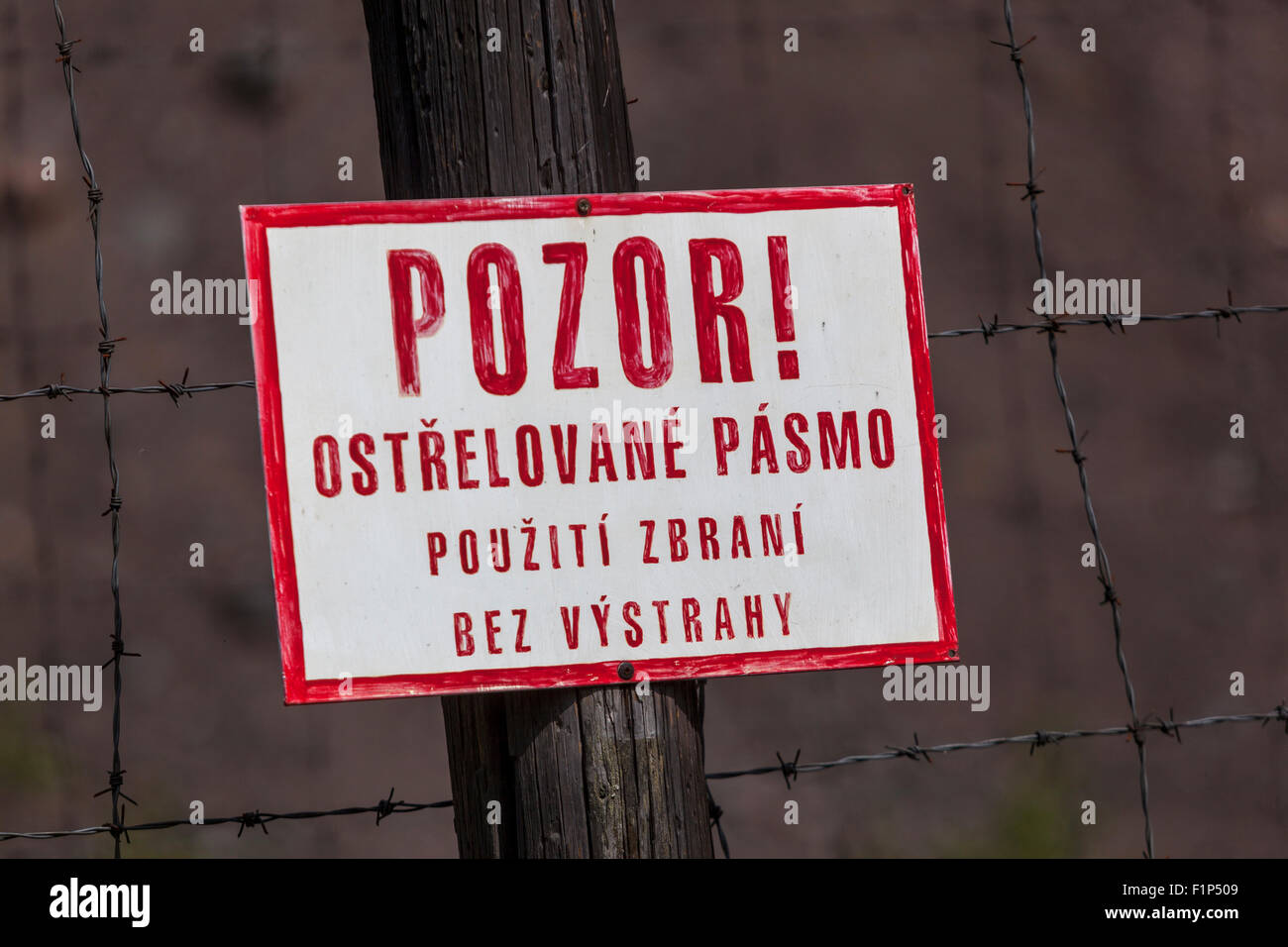 Vojna Memorial, tir sans signe d'avertissement, un musée des victimes du communisme, près de Pribram, République tchèque, Europe attention, bombardé panneau de zone Banque D'Images