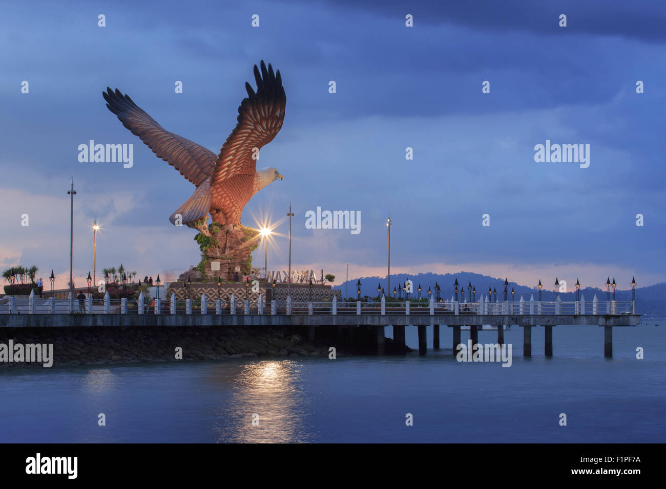 Le Langkawi Eagle Square est l'emblème de l'île de Langkawi. Banque D'Images