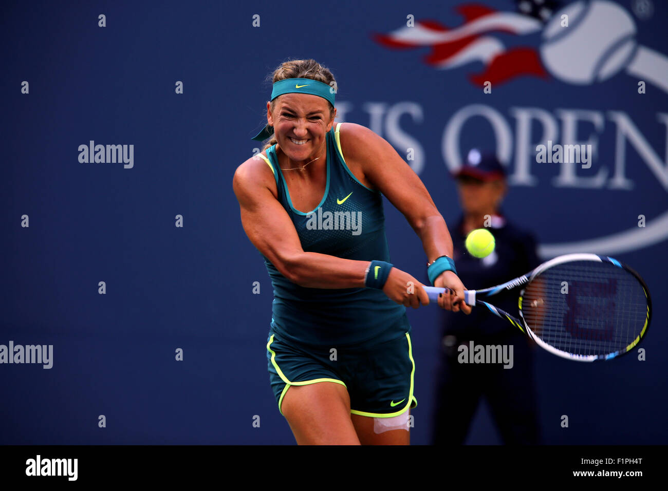 New York, USA. 5 Septembre, 2015. Victoria Azarenka en action contre Angelique Kerber de l'Allemagne lors de leur troisième tour à l'US Open à Flushing Meadows, New York le 5 septembre 2015. Azarenka remporte le match en trois sets. Crédit : Adam Stoltman/Alamy Live News Banque D'Images