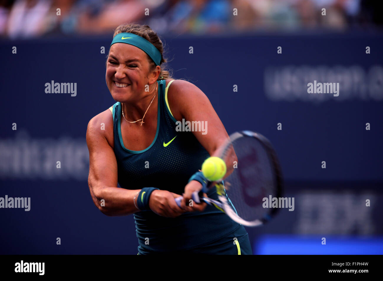 New York, USA. 5 Septembre, 2015. Victoria Azarenka en action contre Angelique Kerber de l'Allemagne lors de leur troisième tour à l'US Open à Flushing Meadows, New York le 5 septembre 2015. Azarenka remporte le match en trois sets. Crédit : Adam Stoltman/Alamy Live News Banque D'Images