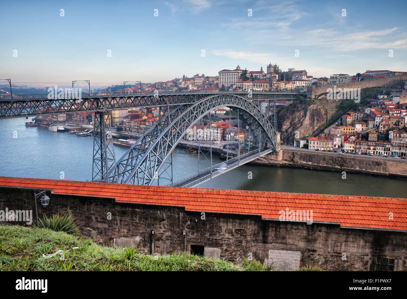 Ponte Luiz I Pont entre Porto et Vila Nova de Gaia au Portugal. Banque D'Images