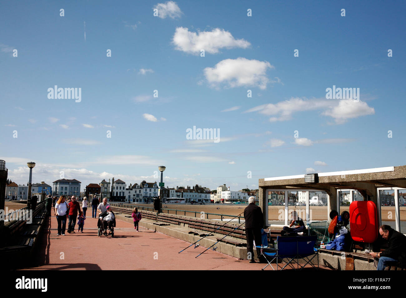 Station balnéaire de la ville face au kent uk septembre 2015 Banque D'Images