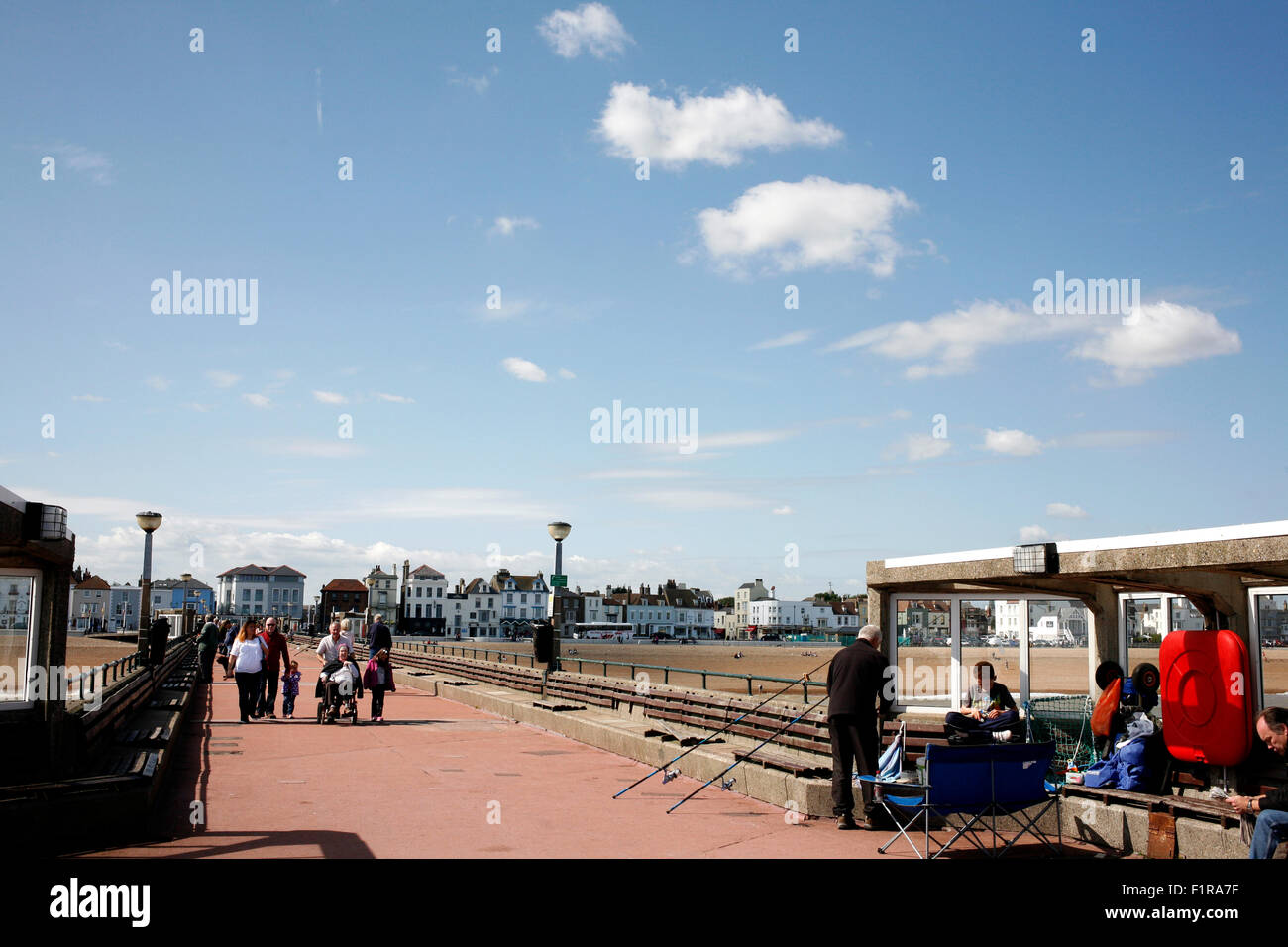 Station balnéaire de la ville face au kent uk septembre 2015 Banque D'Images