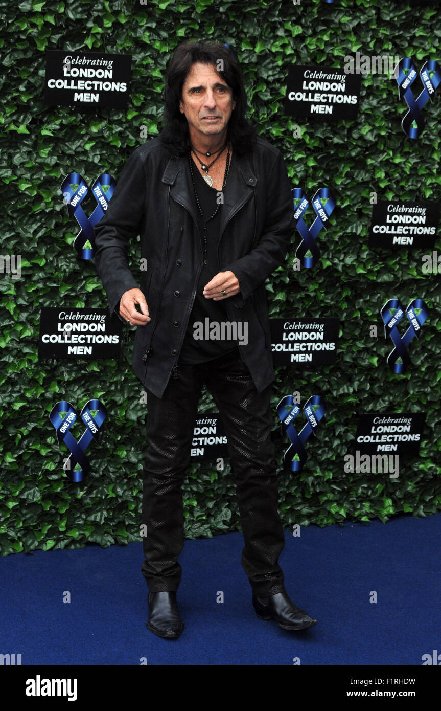 London,UK,12 juin 2015,Alice Cooper assiste à un organisme de bienfaisance pour les garçons la sensibilisation masculins cancer1, encourageant les hommes à obtenir vérifié régulièrement.ball défilé avec performance live a eu lieu au Roundhouse Chalk Farm.Samuel L Jackson est président de bienfaisance Banque D'Images