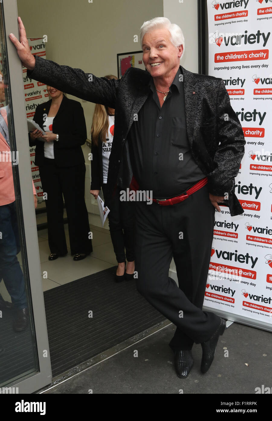 Londres, Royaume-Uni, 19 mai 2015 : Jess Conrad assiste au Shooting Stars' Party de lancement du livre à Londres. Banque D'Images