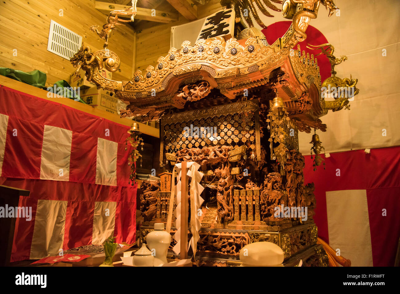 Détail de l'Honsha Mikoshi par Miyamoto Unosuke Shigeyoshi Kitazawahachimanjinja,Asakusa Shrine,Festival Annuel,Setagaya-Ku,Tokyo Banque D'Images