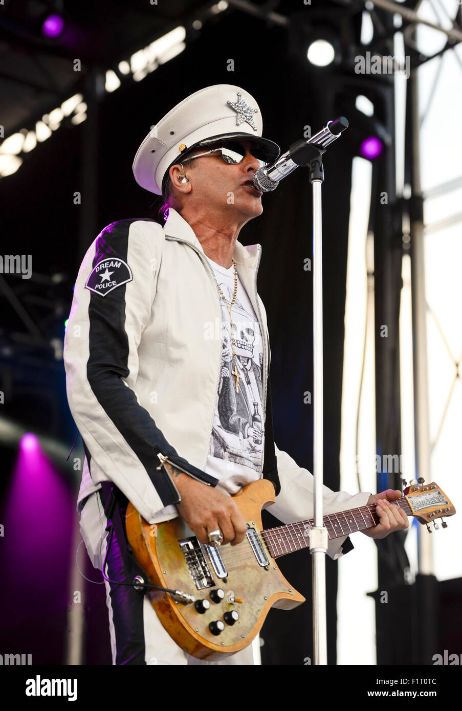 Robin Zander de Cheap Trick le rock band à la rébellion de la Caroline du Nord à Charlotte, Caroline du Nord Banque D'Images Robin Zander de Cheap Trick le rock band à la rébellion de la Caroline du Nord à Charlotte, Caroline du Nord Banque D'Images