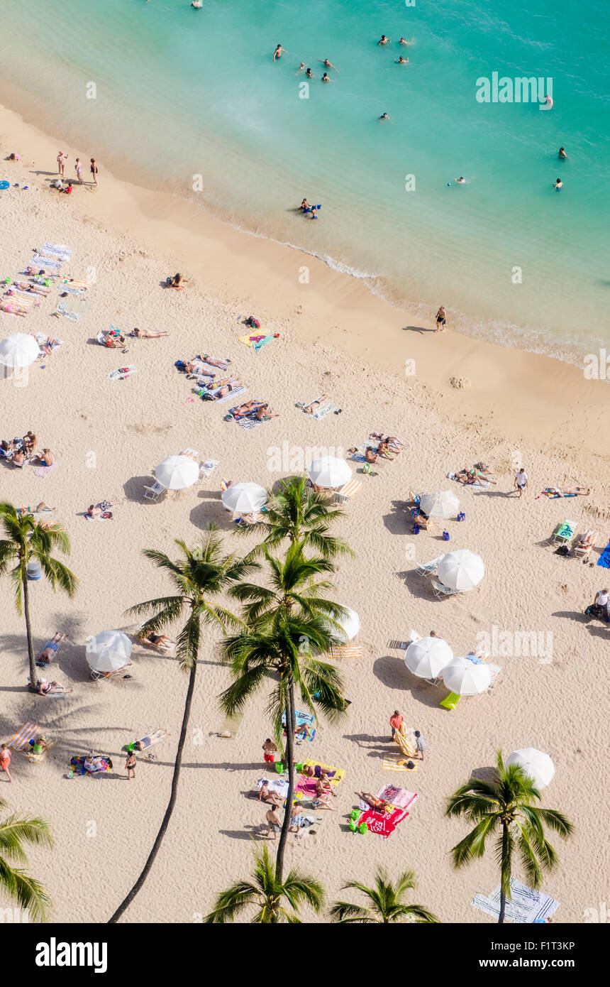 La plage de Waikiki, Waikiki, Honolulu, Oahu, Hawaii, United States of America, Pacifique Banque D'Images