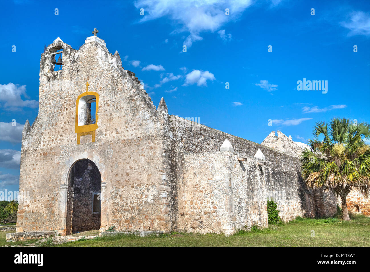 L'Église ruinée de Pixila, achevée en 1797, Cuauhtemoc, Yucatan, Mexique, Amérique du Nord Banque D'Images