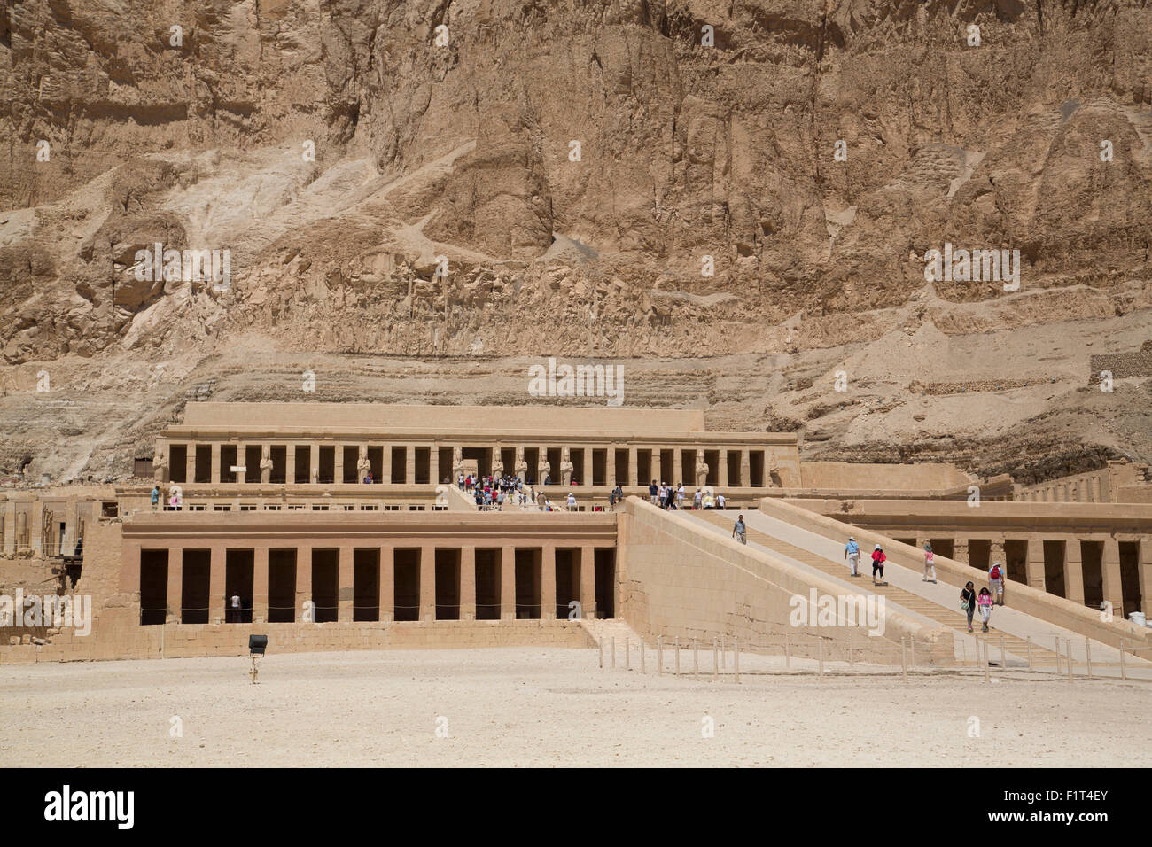 Deir-el-Bahri (Temple d'Hatchepsout), Cisjordanie Thèbes, Site du patrimoine mondial de l'UNESCO, l'Égypte, l'Afrique du Nord, Afrique Banque D'Images
