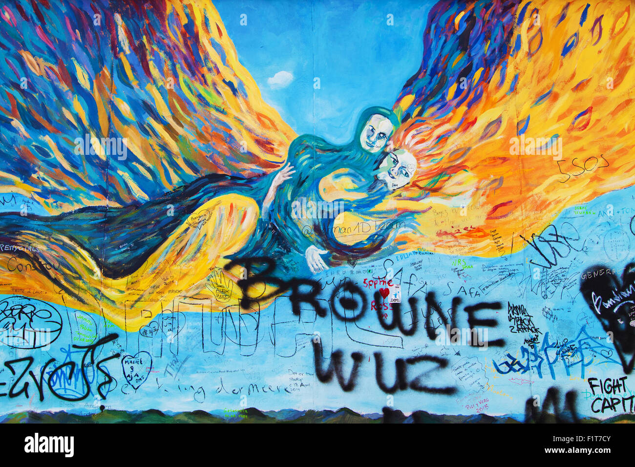 Peinture murale 'Der Morgen' par Dieter Wien sur l'East Side Gallery, le 8 août 2015 à Berlin, Allemagne. Banque D'Images