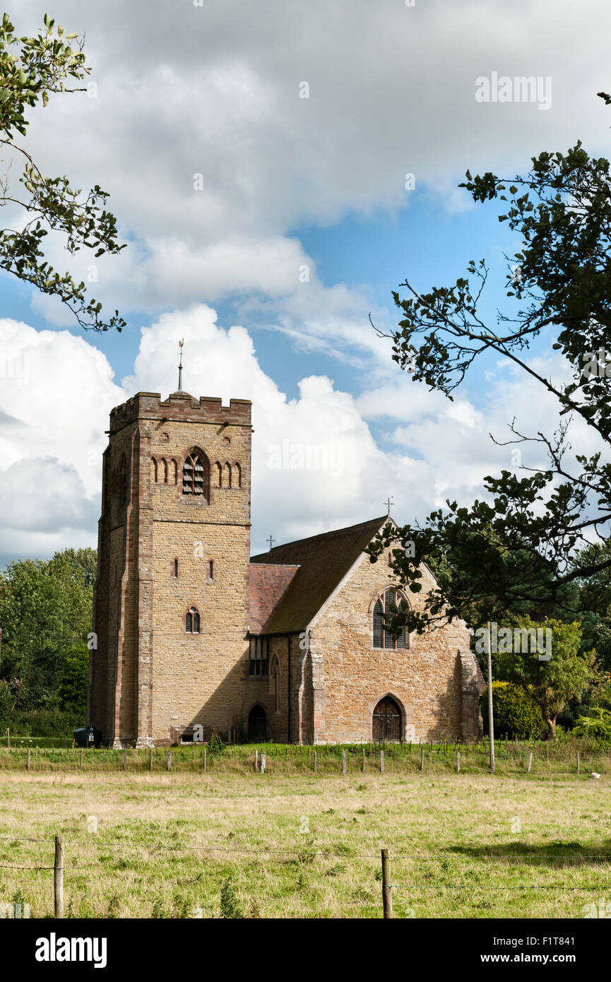 Clungunford, près de Craven Arms, Shropshire, au Royaume-Uni. L'église de St Cuthbert, construit autour de 1300 Banque D'Images