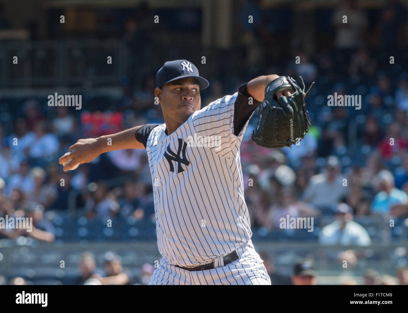 New York, New York, USA. Sep 6, 2015. IVAN NOVA des Yankees dans la 1ère manche, NY Yankees vs Tampa Bay Rays, Yankee Stadium, dimanche 6 septembre 2015. © Bryan Smith/ZUMA/Alamy Fil Live News Banque D'Images