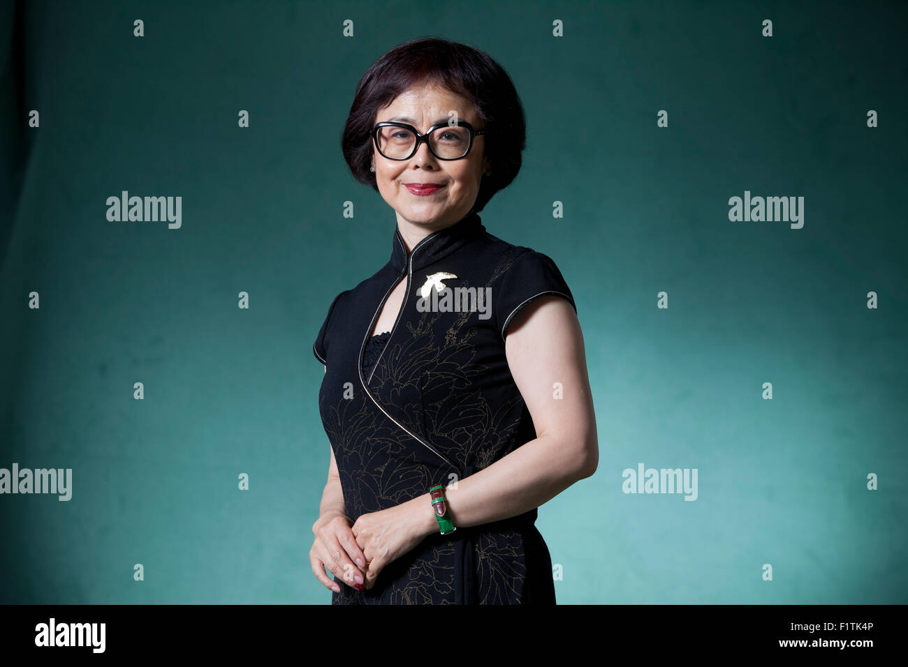 Xue Xinran, l'British-Chinese, journaliste, auteur, conférencier, et défenseur des questions relatives aux femmes, à l'Edinburgh International Book Festival 2015. Edimbourg, Ecosse. 19 août 2015 Banque D'Images