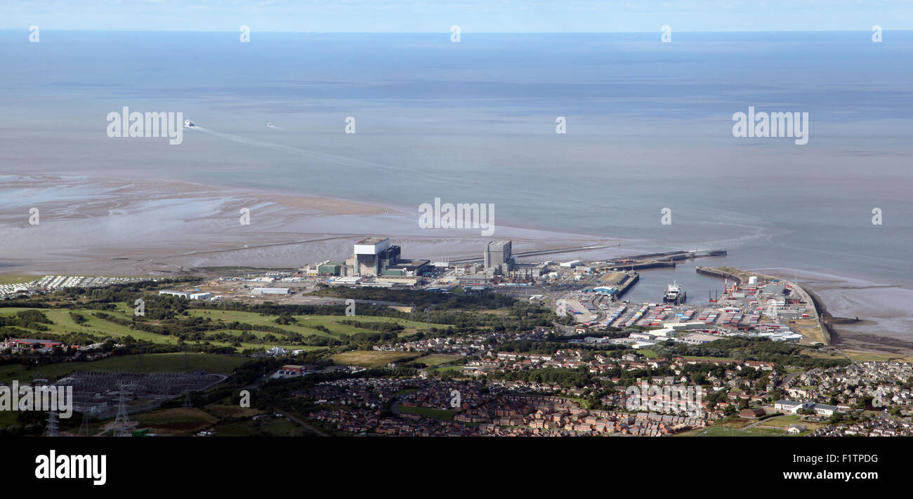 Vue aérienne de Heysham dans le Lancashire avec ses deux centrales nucléaires et d'un port, Royaume-Uni Banque D'Images