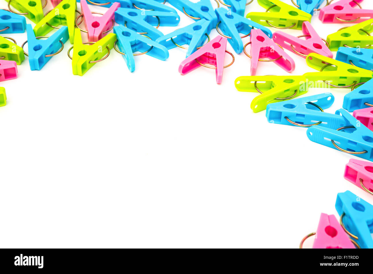 Beaucoup de linge sur un fond blanc avec copie espace Banque D'Images