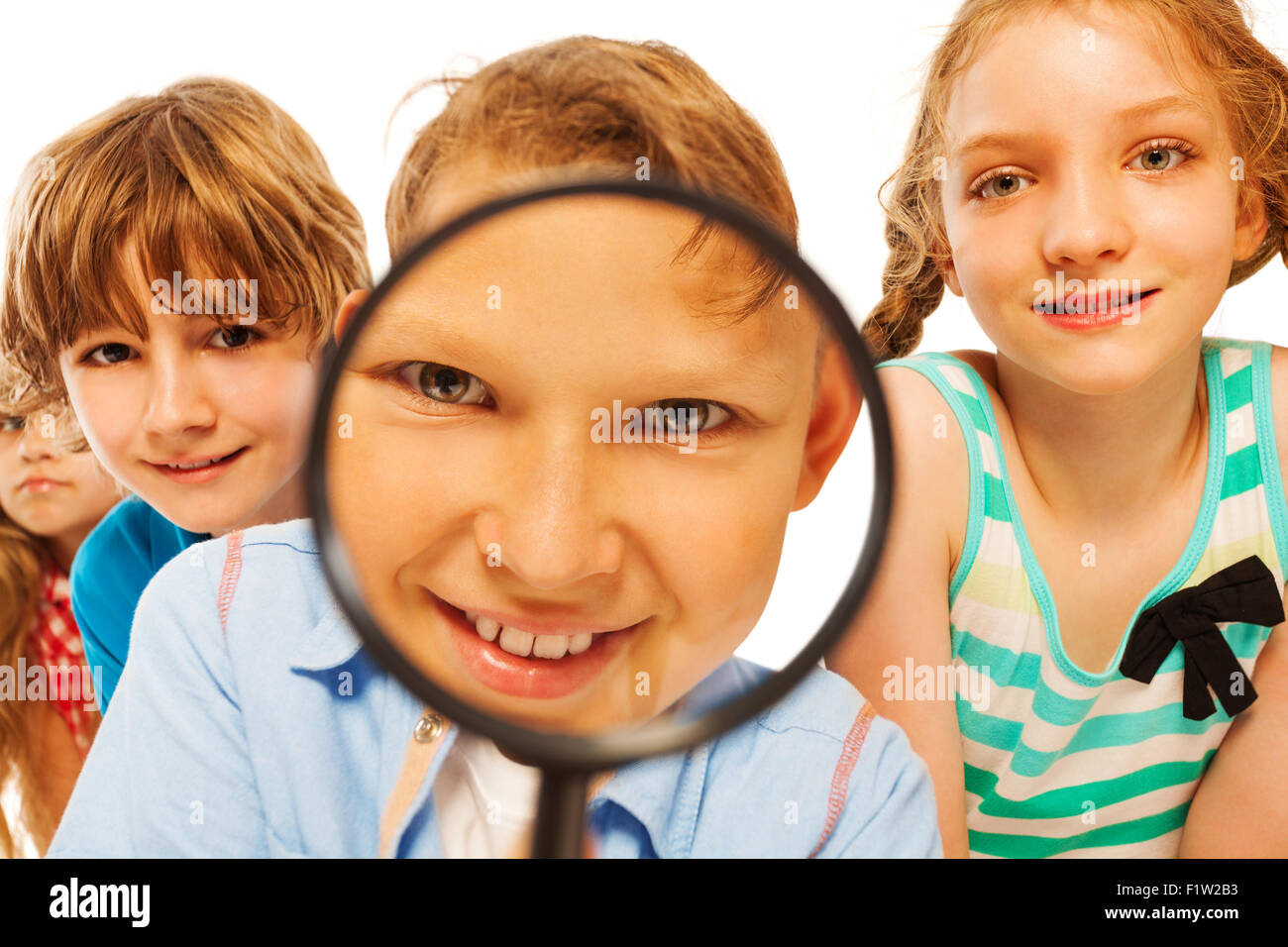 Nous trouverons tout fermer avec loupe de Banque D'Images