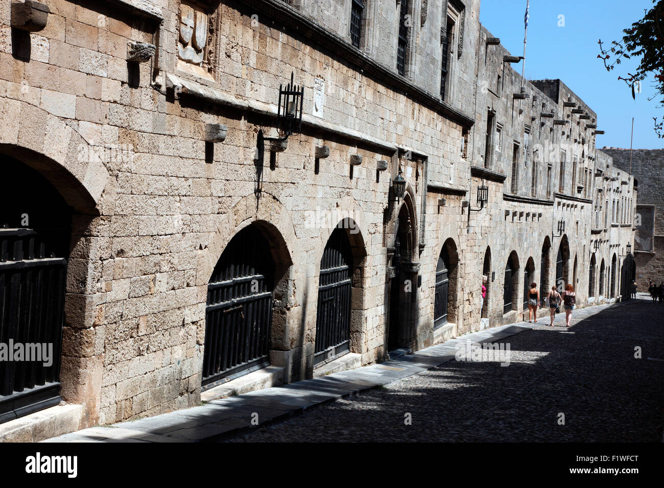 La rue des Chevaliers dans la vieille ville de Rhodes Banque D'Images