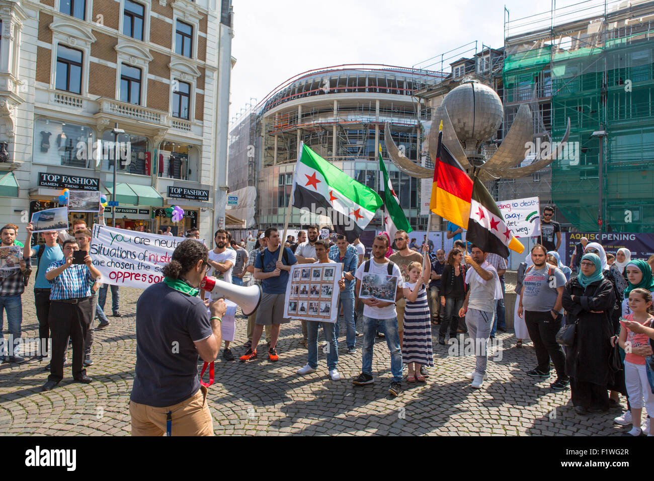 Réfugiés syriens en protestation contre l'indifférence de l'Aix-monde et la situation dans leur pays d'origine la Syrie Banque D'Images