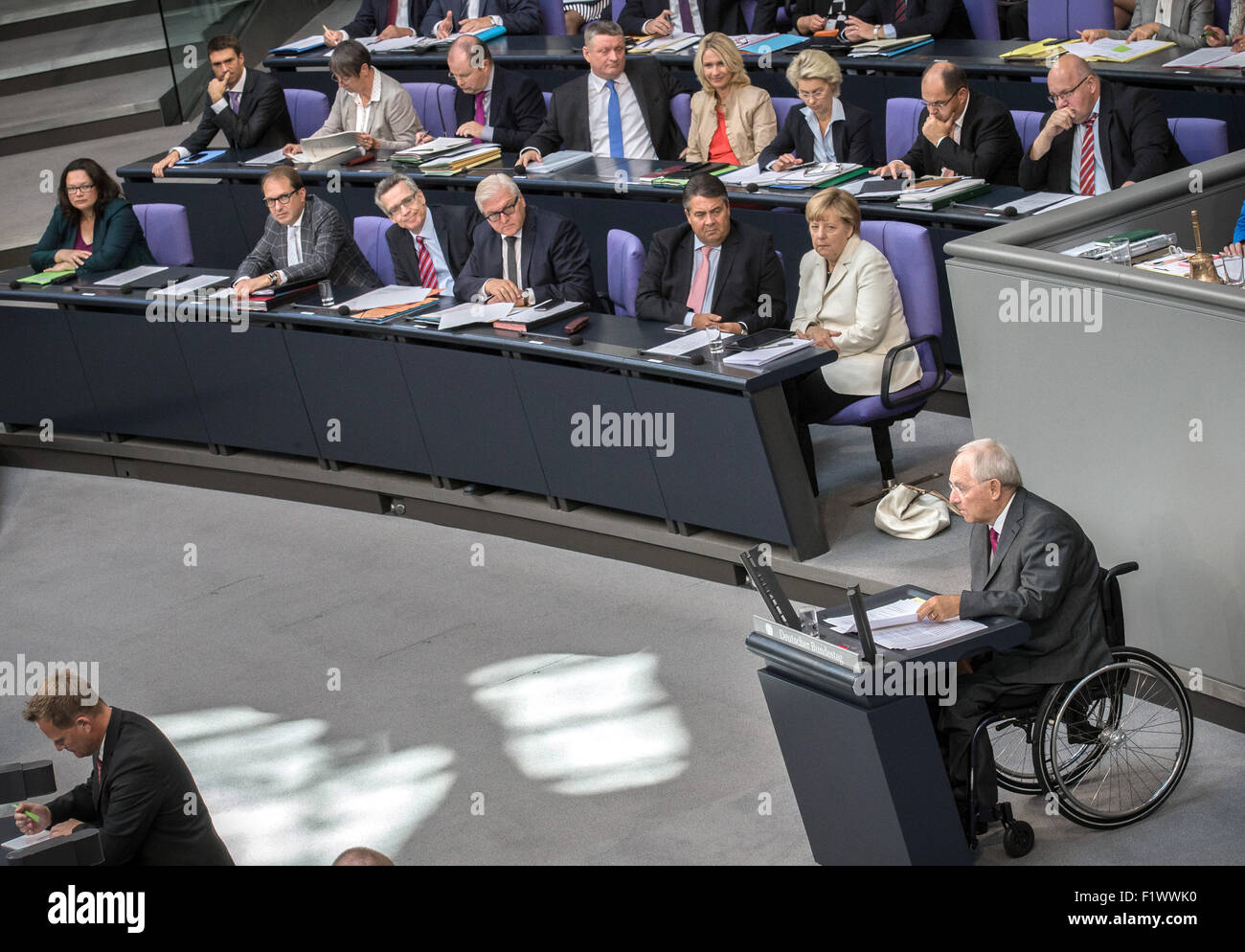 Berlin, Allemagne. 05Th Nov, 2015. Le ministre allemand des Finances, Wolfgang Schaeuble parle à la Bundestag allemand à Berlin, Allemagne, 08 septembre 2015. Le parlement allemand est en train de discuter un projet de budget national pour la 2016 en première lecture. Photo : Michael Kappeler/dpa/Alamy Live News Banque D'Images