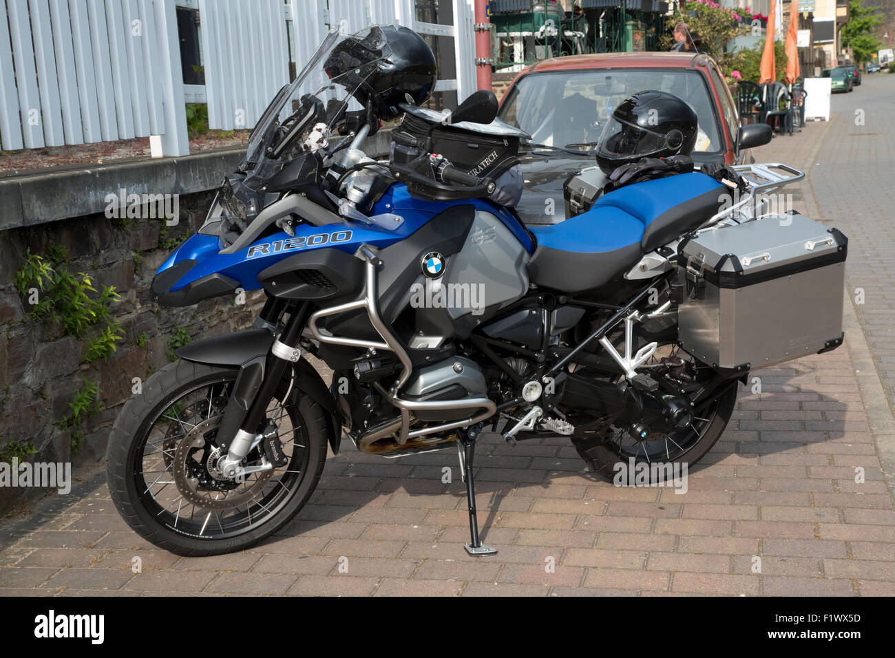 Moto BMW R1200 stationné en Allemagne Photo Stock - Alamy