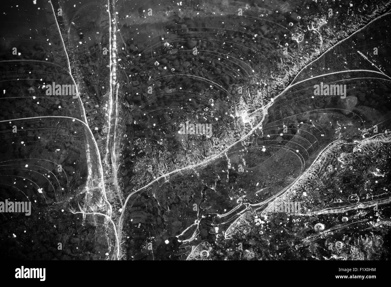 Les modèles de glace sur la surface du lac gelé. Glacier Skaftafellsjokull. Parc national du Vatnajökull. L'Islande. Banque D'Images