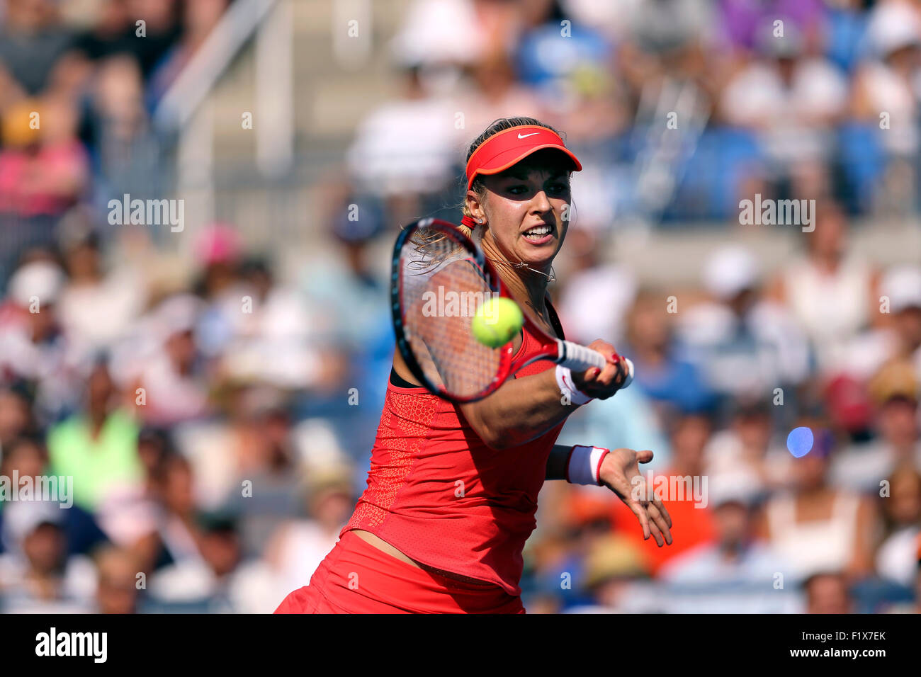 Flushing Meadows, New York, USA. 07Th Nov, 2015. Sabine Lisicki de l'Allemagne au cours de sa quatrième ronde match contre : Simona, le numéro 2 des semences provenant de la Roumanie, à l'US Open à Flushing Meadows, New York le 7 septembre 2015. A remporté le match : en trois ensembles : © Adam Stoltman/Alamy Live News Banque D'Images Flushing Meadows, New York, USA. 07Th Nov, 2015. Sabine Lisicki de l'Allemagne au cours de sa quatrième ronde match contre : Simona, le numéro 2 des semences provenant de la Roumanie, à l'US Open à Flushing Meadows, New York le 7 septembre 2015. A remporté le match : en trois ensembles : © Adam Stoltman/Alamy Live News Banque D'Images
