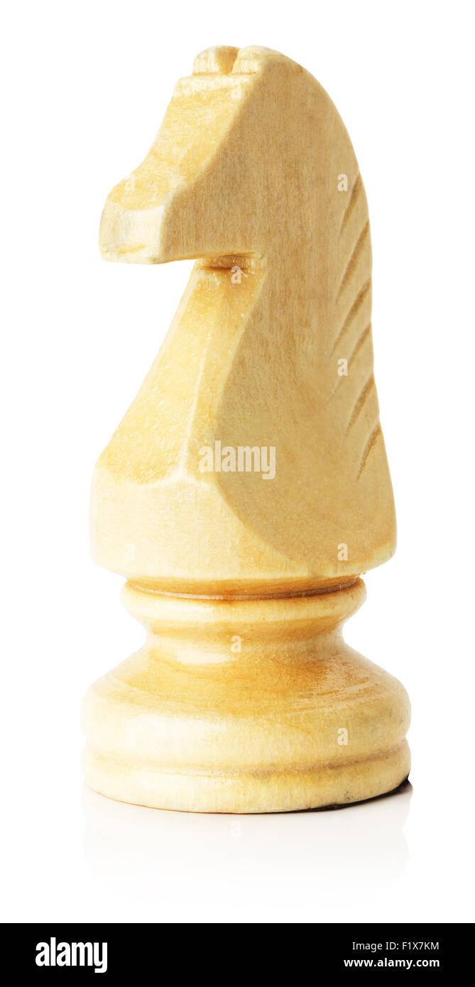 Cheval d'échecs en bois blanc sur le fond blanc. Banque D'Images