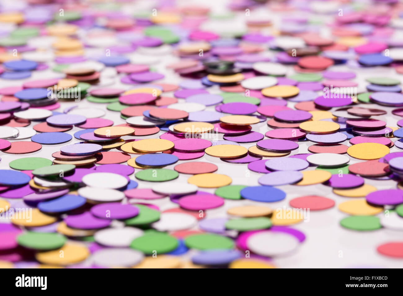 Maison de vacances fond confettis colorés Banque D'Images