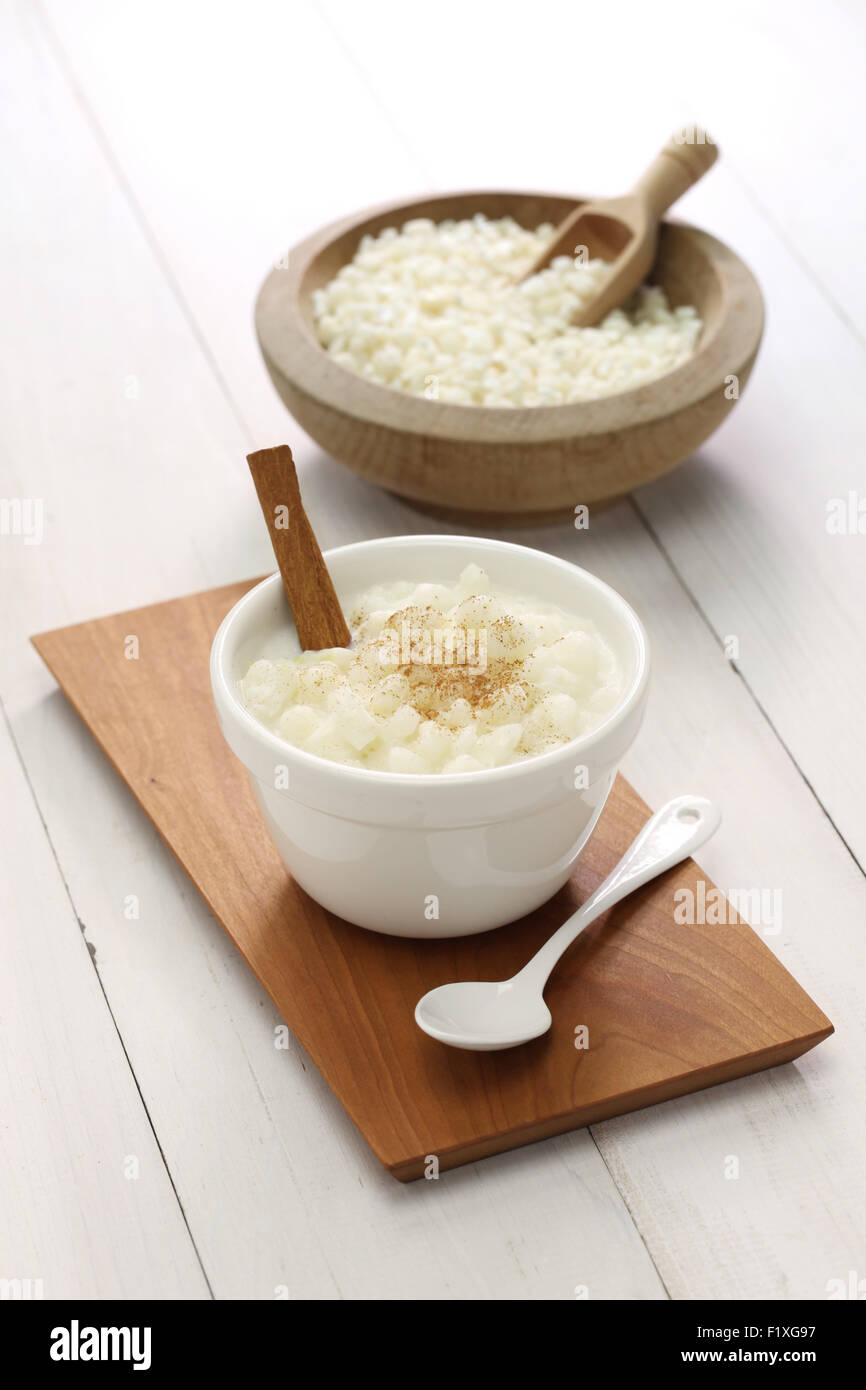 Brésilien, canjica sweet plat composé de maïs blanc Banque D'Images