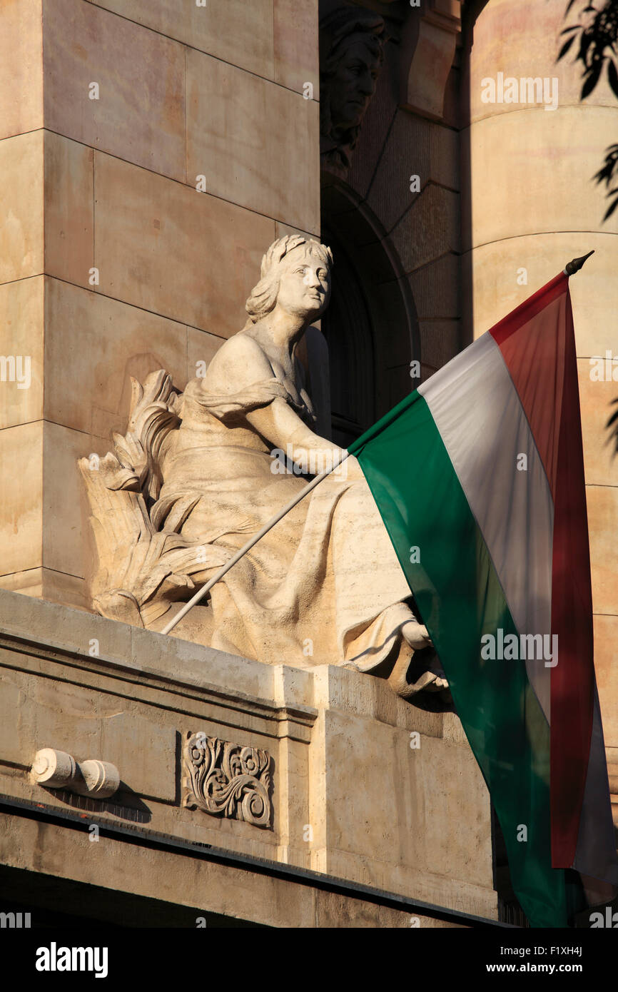 Hongrie, Budapest, Banque Nationale, drapeau hongrois, Banque D'Images