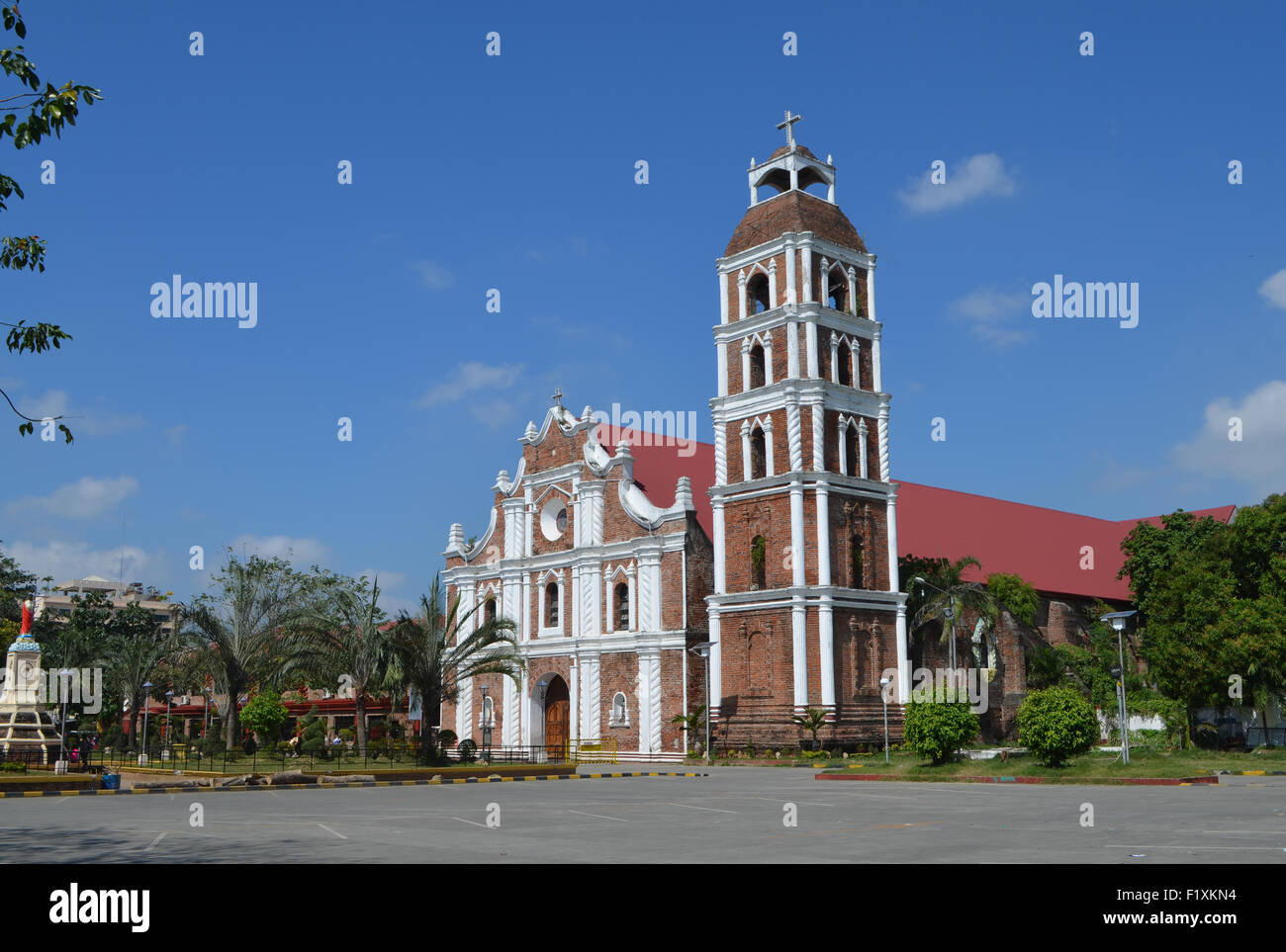 St:Peters Cathédrale métropolitaine, ou la Cathédrale de Tuguegarao, Cagayan, Philippines, fondée en 1604 par les frères Dominicains. Banque D'Images