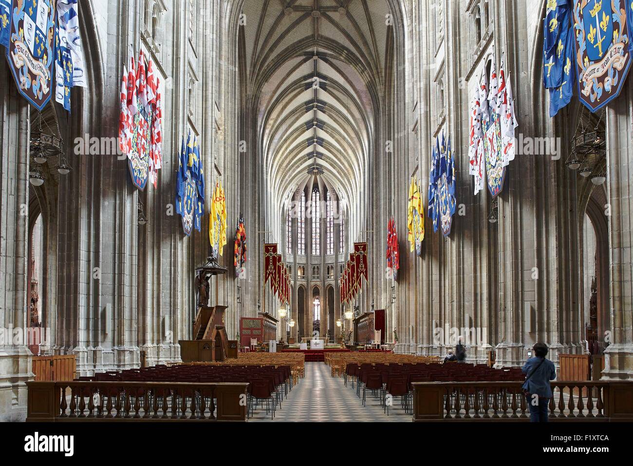 France, Loiret, Orleans, OrlΘans Cathédrale, Nef et Chœur Banque D'Images