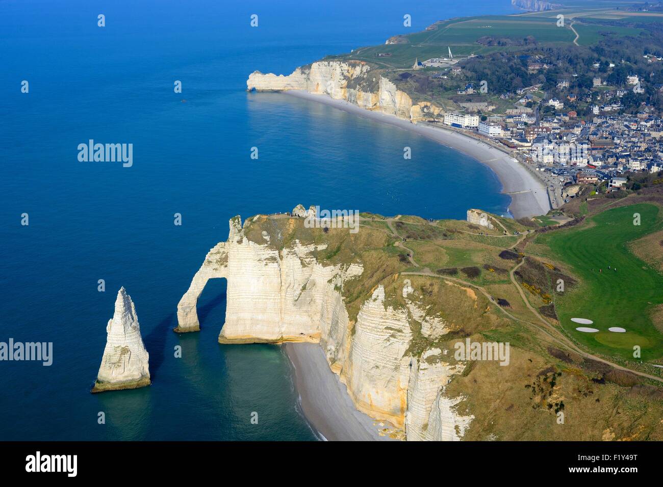 France, Seine Maritime, Etretat, les falaises (vue aérienne) Banque D'Images