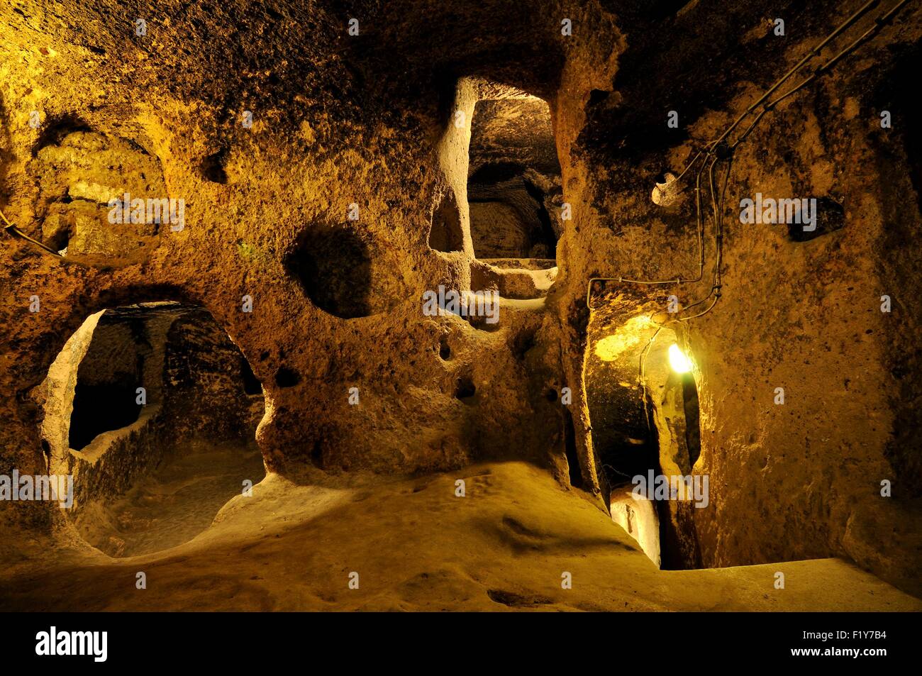 La Turquie, l'Anatolie centrale, la Cappadoce Nevşehir Province, inscrite au Patrimoine Mondial de l'UNESCO, la ville souterraine de Kaymakli est construit 8 niveaux de profondeur dans la terre et était assez grande pour 5 000 personnes Banque D'Images