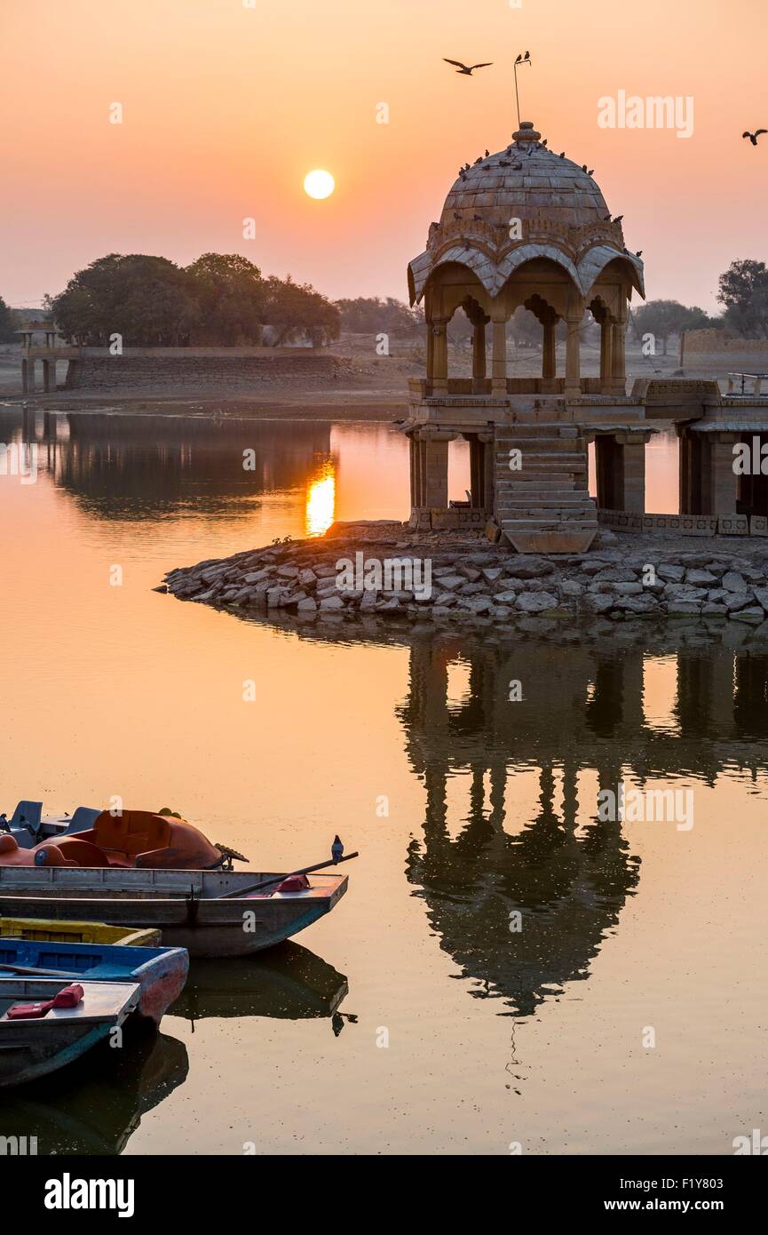 L'Inde, Rajasthan, Jaisalmer, le Gadi Sadar réservoir a été construit au 13e siècle Banque D'Images