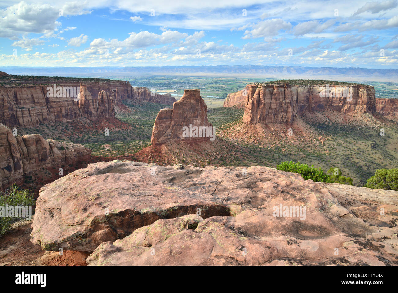 Voir à partir de la Rim Drive dans le Colorado National Monument près de Fruita, et dans l'ouest de Grand Junction Colorado Banque D'Images