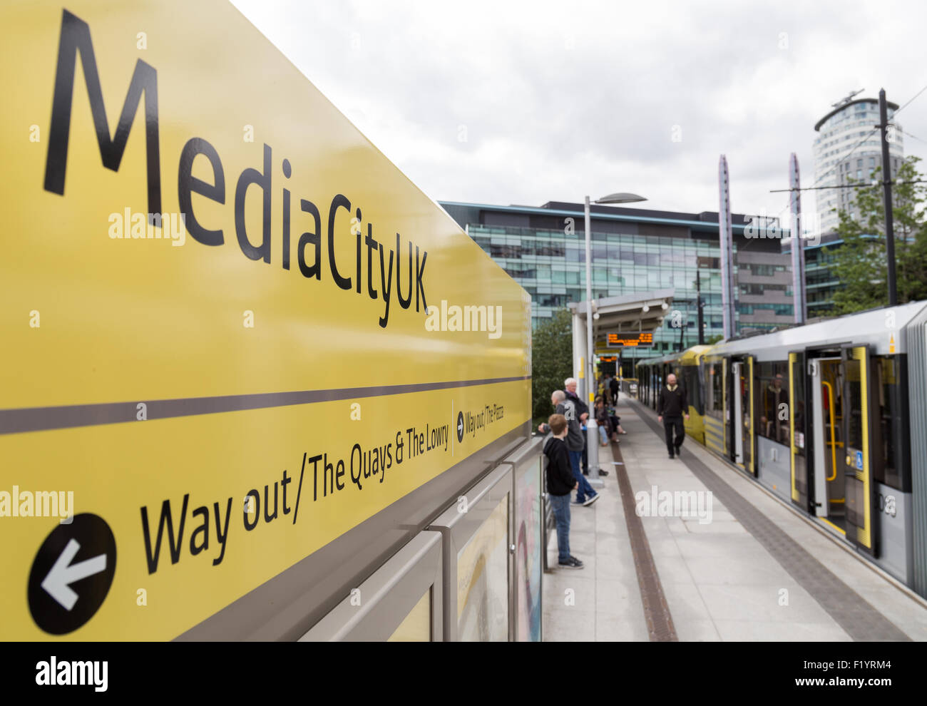 MediaCityUK tram station à Salford Quays, Manchester, Angleterre. UK Banque D'Images