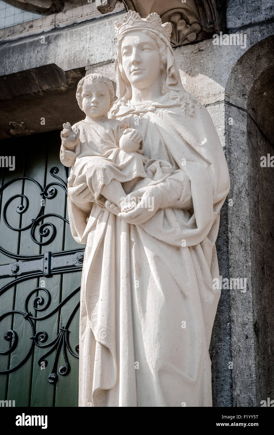 Statue de Vierge Marie et Jésus Christ Banque D'Images