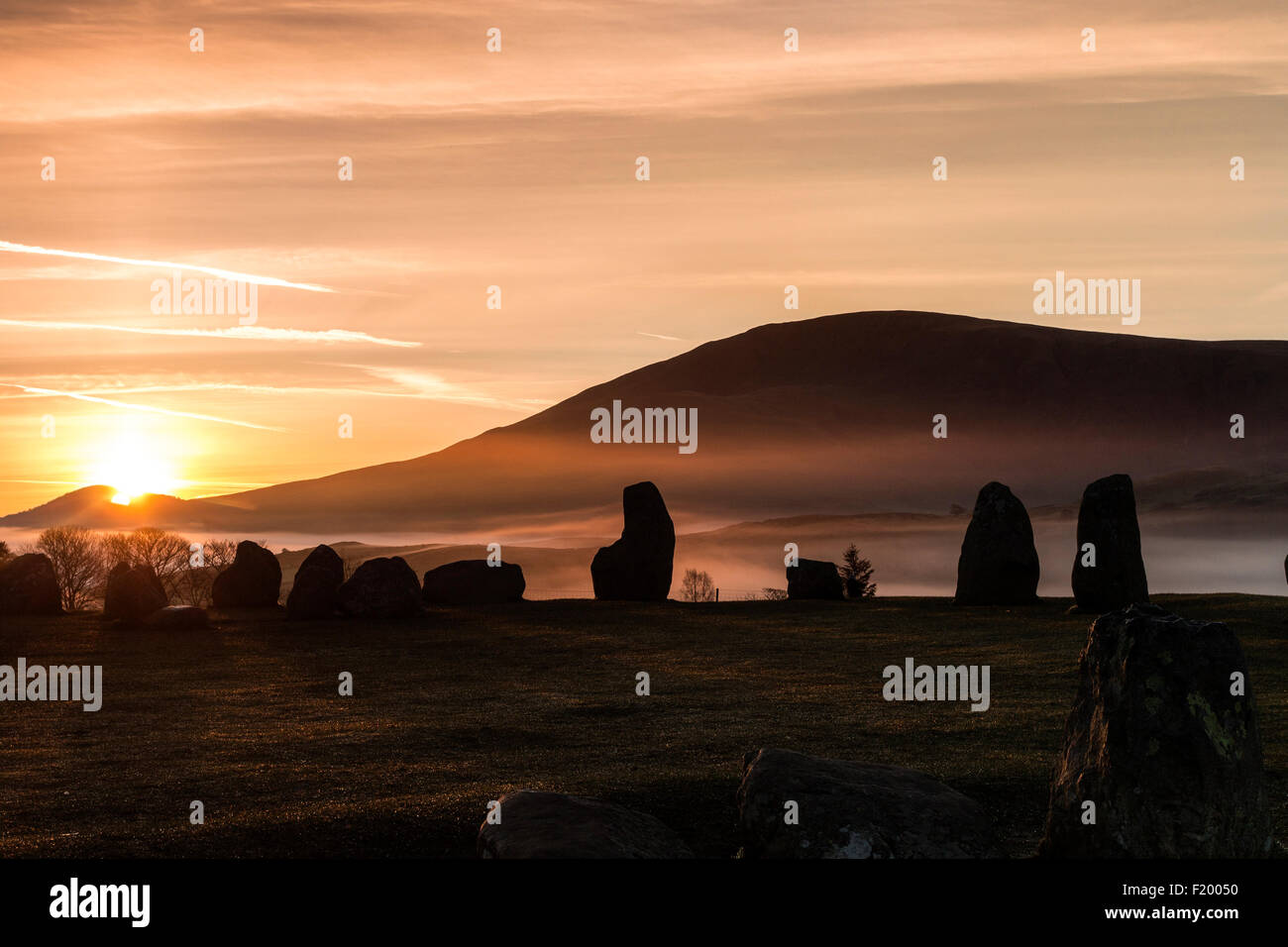 Sunrise cercle de pierres de Castlerigg Près de Keswick, Cumbria Lake District UK Banque D'Images