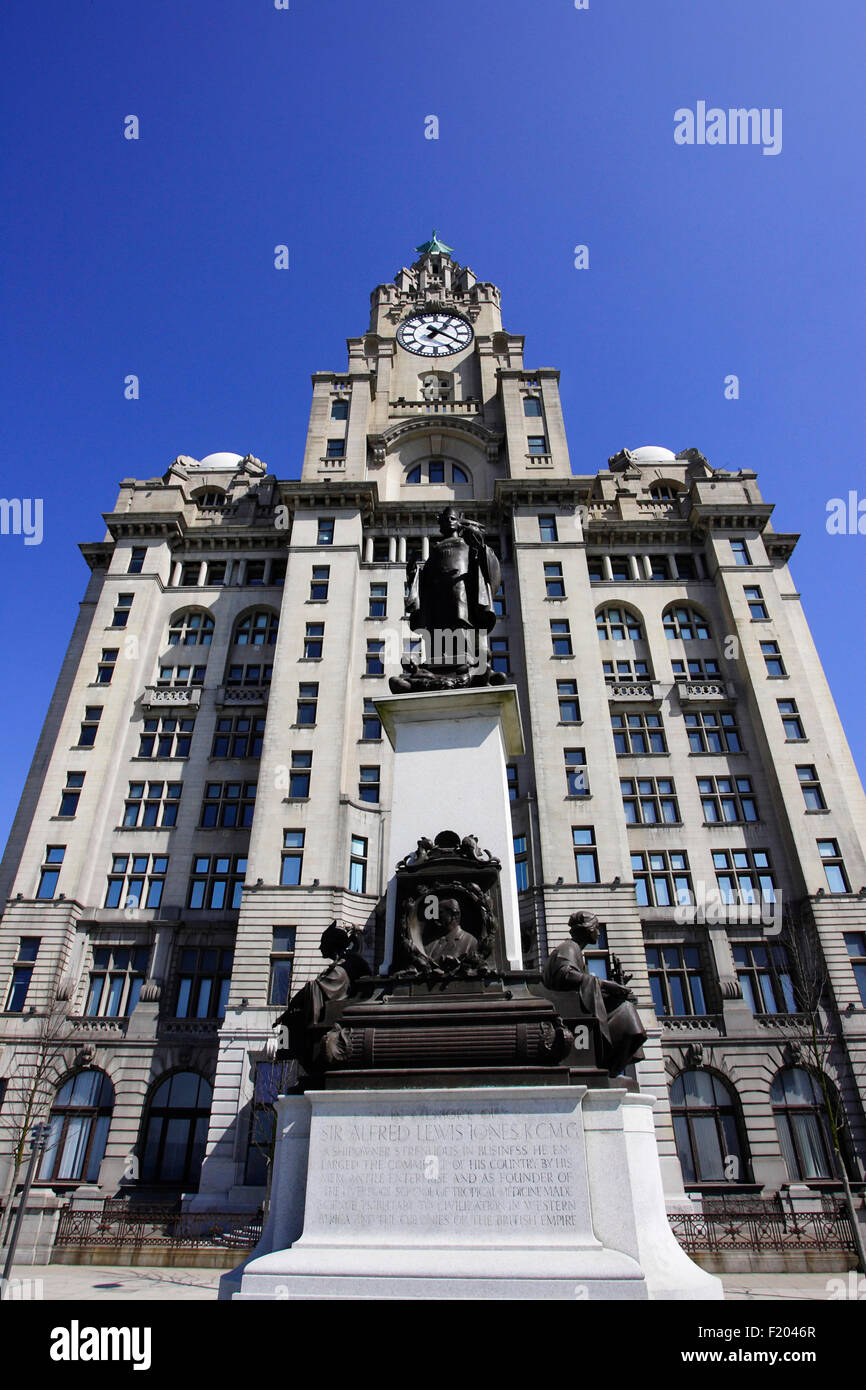 France, Régions, Liverpool, le Royal Liver Building, l'UNESCO a classé patrimoine de Port marchand. Banque D'Images