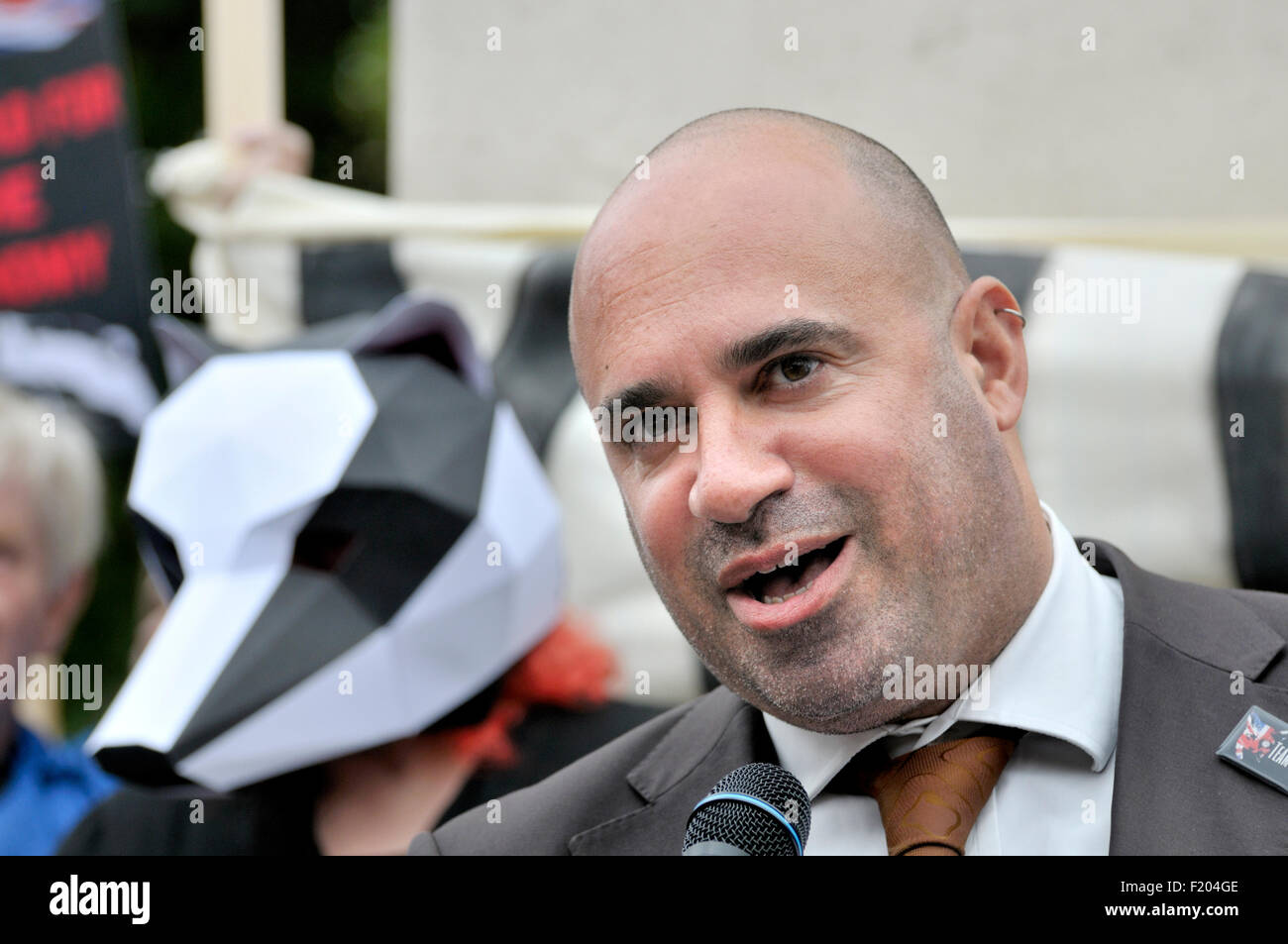 Marc Abraham 'Marc' le vétérinaire lors de la protestation contre la politique de réforme du blaireau à défaut, Westminster, 8 sept 2015. Un petit Banque D'Images