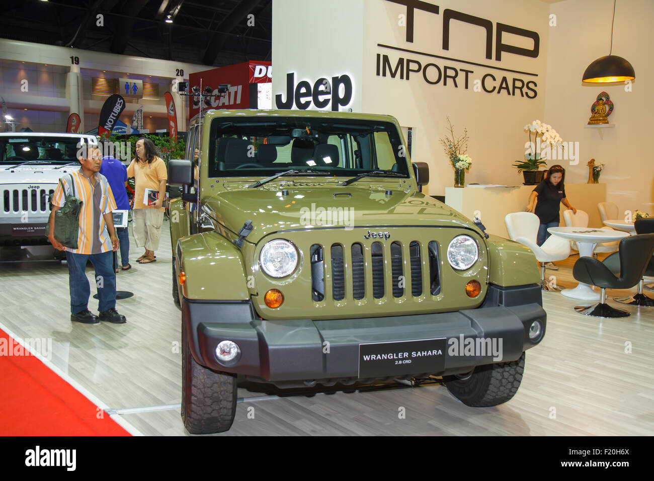 BANGKOK - 30 Mars : Jeep Wrangler Unlimited Sahara voiture sur l'affichage à la 35e Bangkok International Motor Show le 30 mars 2014 Banque D'Images