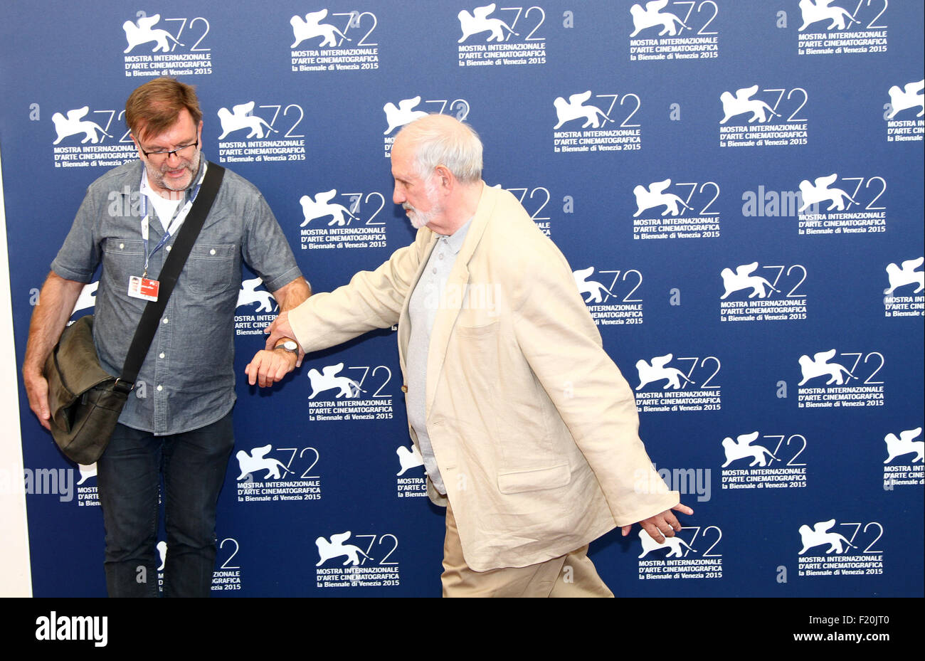 Venise, Italie. 9 Septembre, 2015. Venise, Italie. 09Th Nov, 2015. Le directeur Brian De Palma (R) pose à un photocall pour le film de Palma au cours de la 72e Festival annuel International du Film de Venise le 09 septembre, 2015 à Venise © Andrea Spinelli/Alamy Live News Crédit : Andrea Spinelli/Alamy Live News Banque D'Images