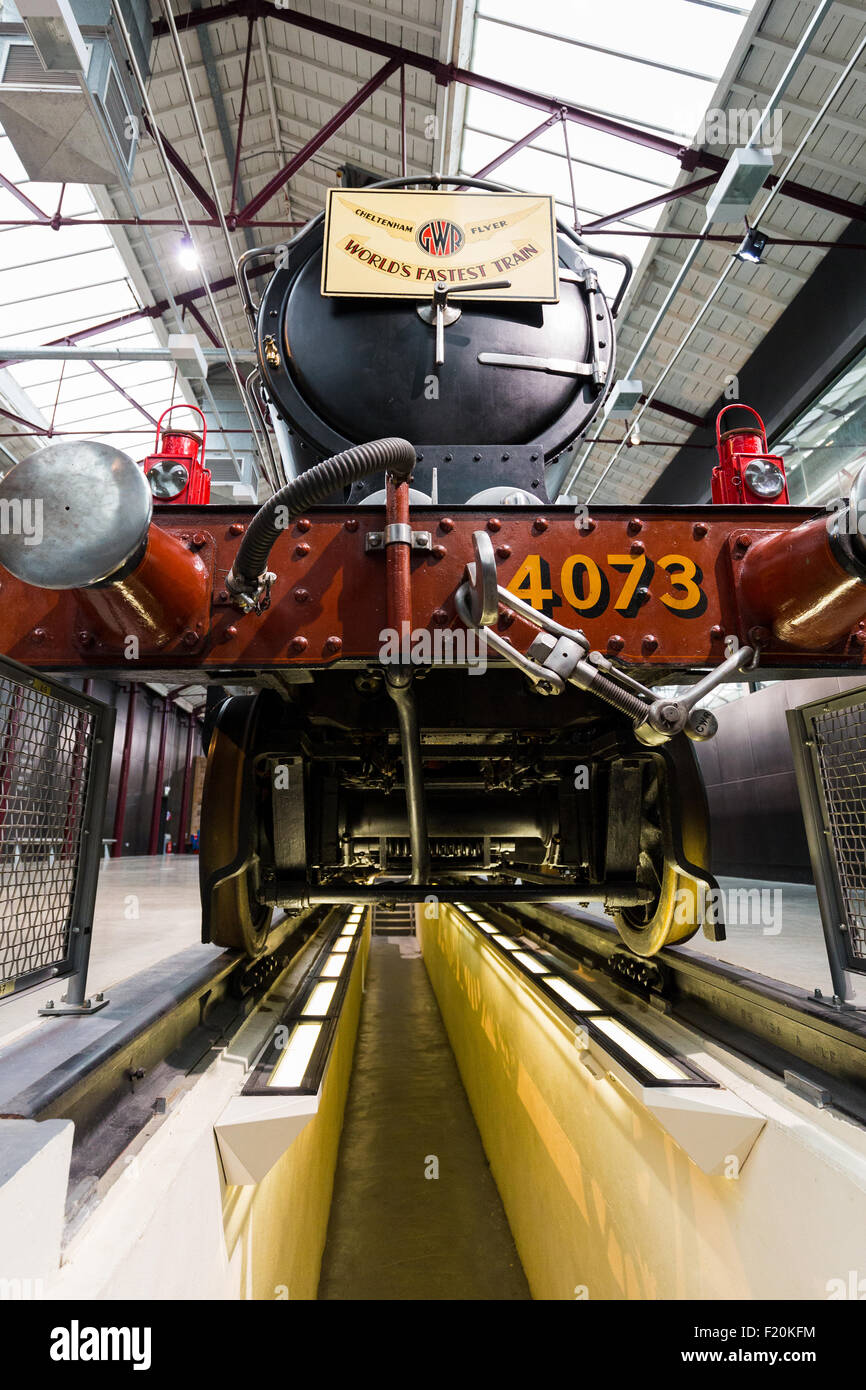 Great Western Railway Museum. Swindon en Angleterre. Locomotive vapeur château de Caerphilly sur l'affichage. La Grande-Bretagne Banque D'Images