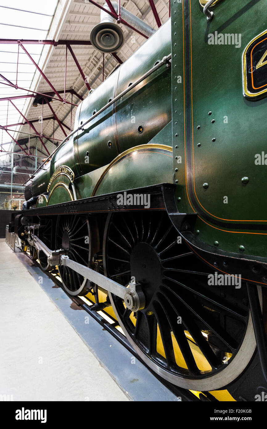 Great Western Railway Museum. Swindon en Angleterre. Locomotive vapeur château de Caerphilly sur l'affichage. La Grande-Bretagne Banque D'Images