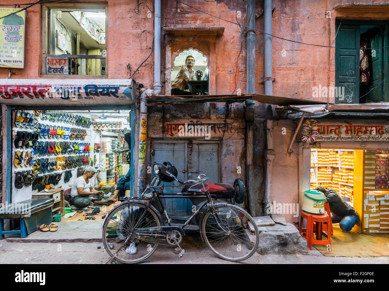 L'Inde, Rajasthan, Jodhpur, scène de rue Banque D'Images