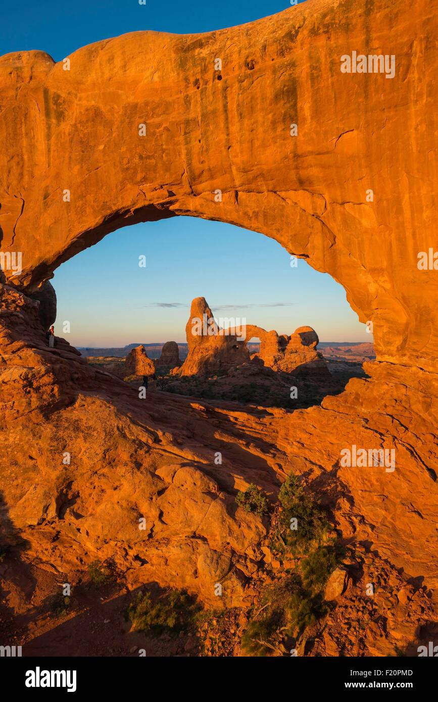 United States, Utah, Colorado Plateau, Arches National Park, Turret arch arch fenêtre nord Banque D'Images