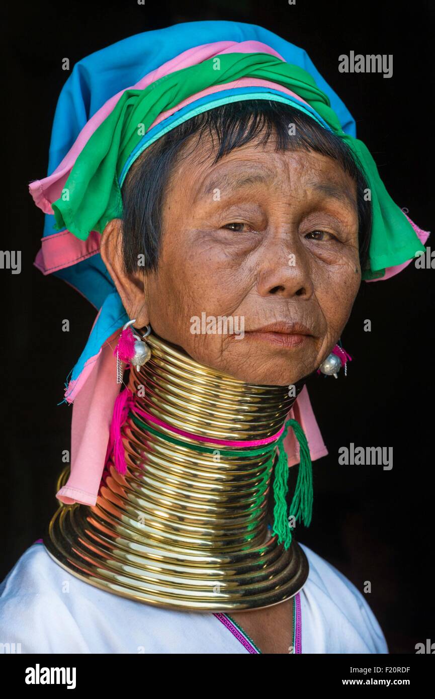 Myanmar (Birmanie), l'État de Kayah, Kayan (tribu Padaung), zone de Loikaw, Kon Ta, Moe Ki une femme du nom de la femme girafe Banque D'Images